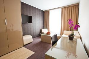 Platinum Palace Apartments