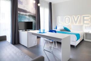 Quadruple Room room in Hotel Love Boat