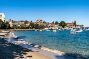 The Little Palm - Prime Locale between Beach and Wharf