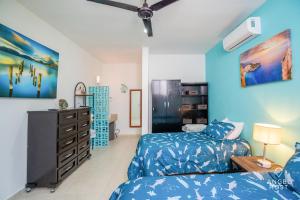 Penthouse Apartments Private Roof Pool 200m to Beach