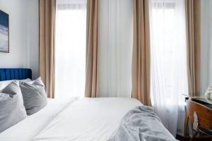 91-2A Stylish 3BR 2Bth with W D