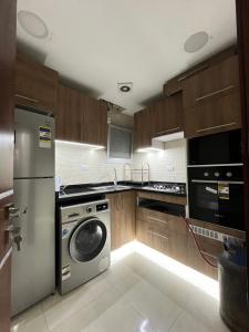 luxury 2 bedroom apartment in Rehab city