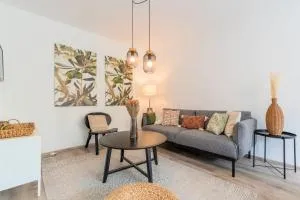 Charming apartment with parking and balcony. - 拉马德莱娜 Charming apartment with parking and balcony. - 拉马德莱娜