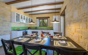 Villa Aliki - Traditional stone house with maximum privacy and stunning views !