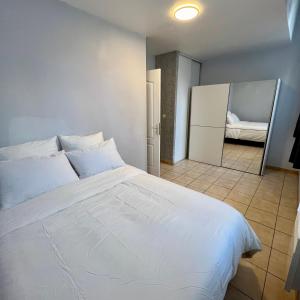 Grand T2 Spacieux 53m2 HyperCentre Canebière Clim & WiFi Cuisine équipée