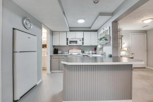 Missouri Couples Retreat Shouse with Patio, Yard