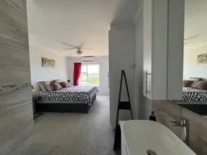 Beautiful suite Game Park view - Kini Bay