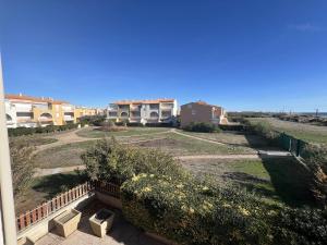 MAISONS SUR LA PLAGE Joli 3 pièces mezzanine 1ère ligne vue mer Richelieu Cap dAgde