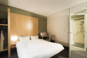 Hotels B&B HOTEL Perpignan Sud Marche International : Chambre Double - Accessible aux Personnes à Mobilité Réduite 