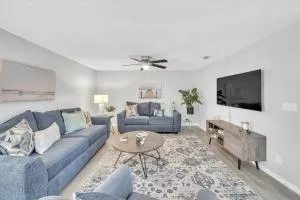 Serenity Retreat- Charming Home Near Attractions! home - Seffner