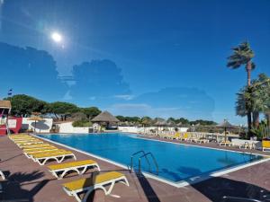 Campings DC - L'Amira 3ch, 2 SDB, 40m2, Confort et detente : photos des chambres