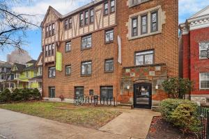 Trendy Studio Apartment in Chicago - Kenwood 103 & 303 rep