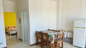 F002 - Fano, trilocale con portico a 30mt dal mare