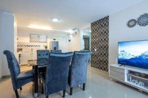 Gorgeous 503 The Millennial with Inverter