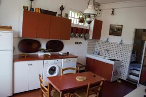 Logis Vendéen 10-12 personnes. piscine et parc.