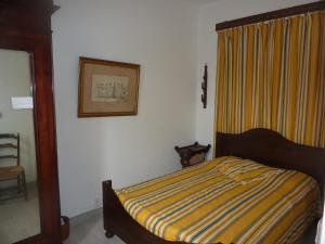 Logis Vendéen 10-12 personnes. piscine et parc.