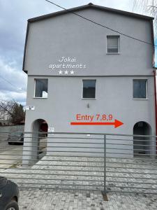 Jokai Apartments Nr8, code entry