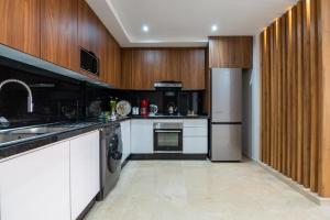 Royal KING Bed SUITE WPOOL