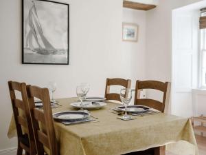 2 bed in Polruan PC013