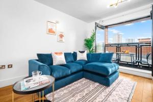 City Centre Apartment - 2 Bedrooms - Secure Parking - Balcony - Top Rated -11A