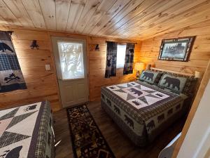 Rowes Adirondack Cabins of Schroon Lake