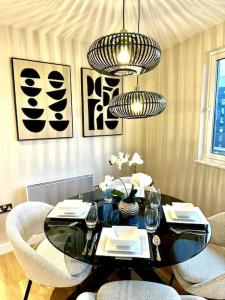 Exclusive Marina View Apartment Free Parking