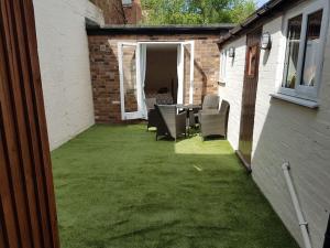 Stratford Centre, Ground Level, Parking nearby