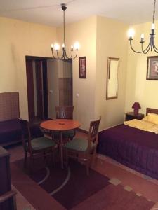 Triple Room with Shower room in Arany Elefánt Panzió