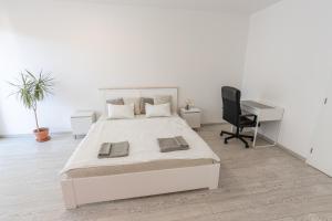 Spacious Terrace Apartment with free private parking