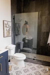 Speakeasy 2 Room Suite (Rm 4)