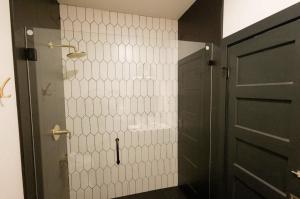 Speakeasy 2 Room Suite (Rm 4)