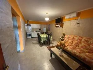 El rincon de clarita - 五月二十五日城