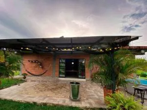 Finca San Rafael cerca al rio Wifi 6-12 personas - San Carlos