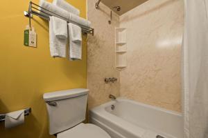 King Room - Pet Friendly room in Best Western The Plaza Hotel - Free Breakfast