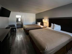 Studio 6 Artesia CA