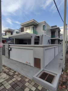16 Paxs Bungalow Homestay Hutan Melintang by Aloha