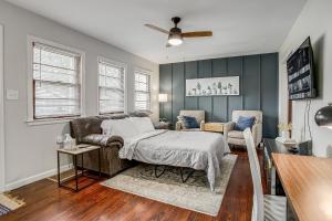 Chic Home with Huge Grassy Yard 7 mins to Arrowhead Stadium