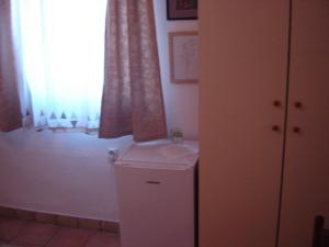 Rooms with a parking space Cres - 22305