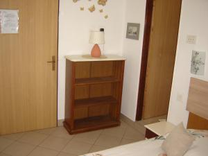 Rooms with a parking space Cres - 22305