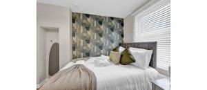 Green Reverie: Stylish Studio Escape