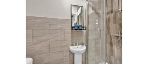 Blue Horizon: Captivating Studio Cityscape