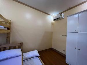 Nielo Apartment Door 6