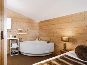 Appartements Duplex de Luxe au Coeur de La Clusaz, 6 Pers, 118m², Proche Pistes et Loisirs - FR-1-304-286 : photos des chambres