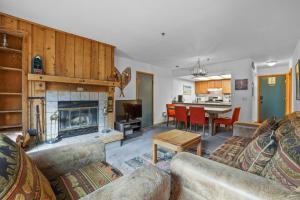 Cozy Kirkwood Condo – The Meadows 2 Bedroom condo