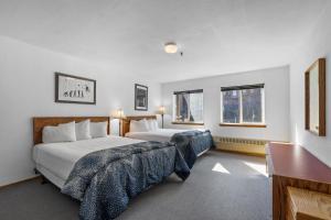 Cozy Kirkwood Condo – The Meadows 2 Bedroom condo