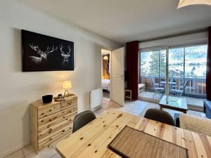 Appartements Charmant T3 avec balcon, 4 couchages, a 500m des pistes - La Salle les Alpes - FR-1-330F-229 : photos des chambres