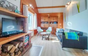 Stunning Home In Vresse-Sur-Semois