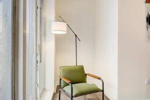 CozySuites - 1BR with Direct Skybridge Access #1