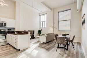 CozySuites - 2BR with Direct Skybridge Access #5