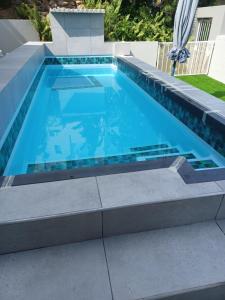 Close to the sea - Sea Facing Upstairs En-Suite Bedroom In Main House